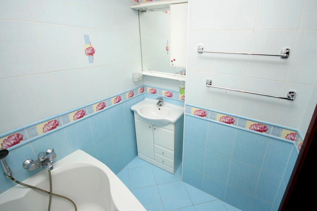 Inn Home Apartments - Livoberezhna キエフ エクステリア 写真