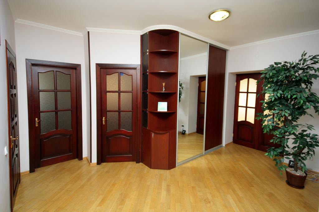 Inn Home Apartments - Livoberezhna キエフ エクステリア 写真