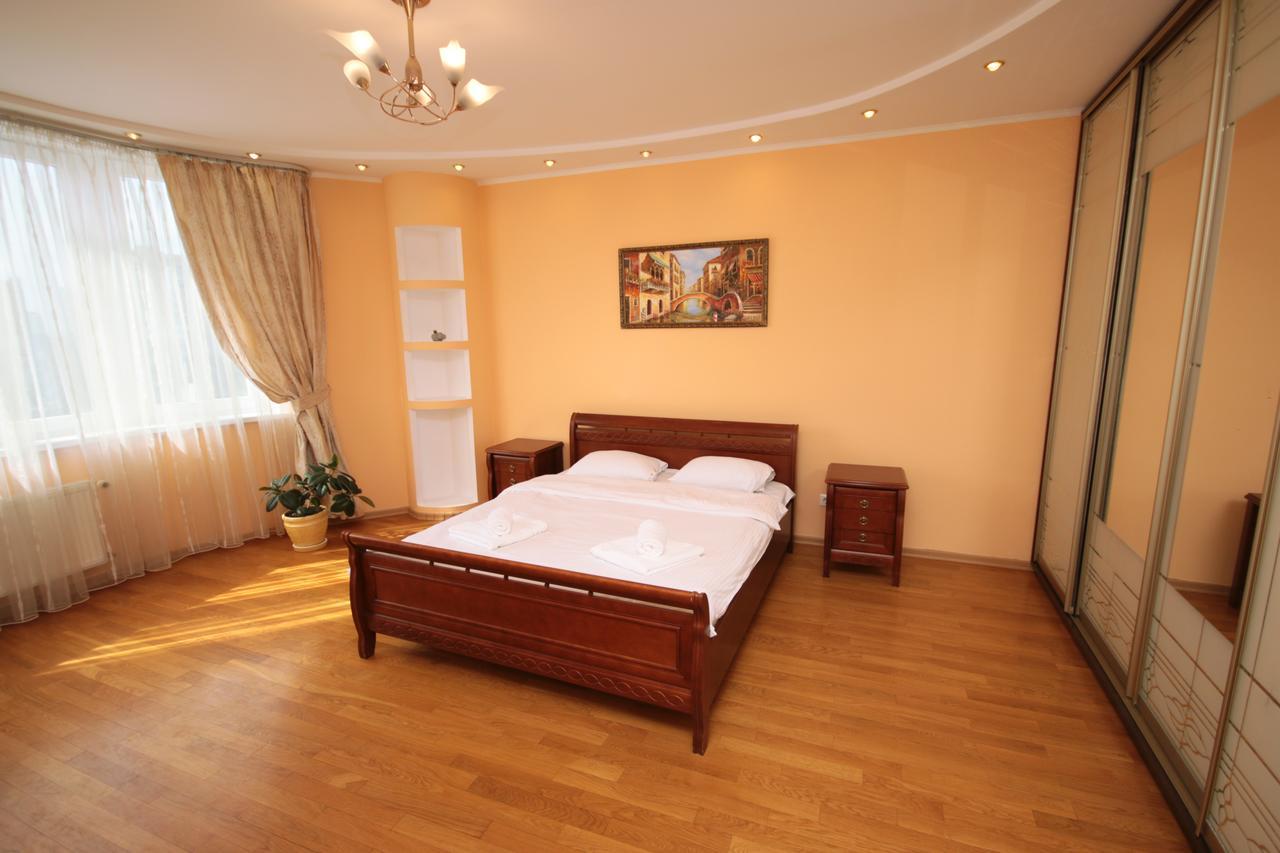 Inn Home Apartments - Livoberezhna キエフ エクステリア 写真