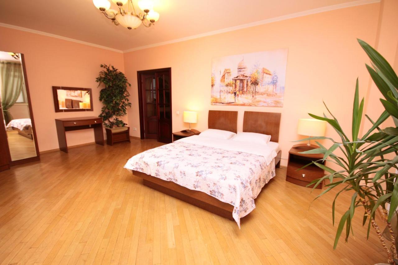 Inn Home Apartments - Livoberezhna キエフ エクステリア 写真
